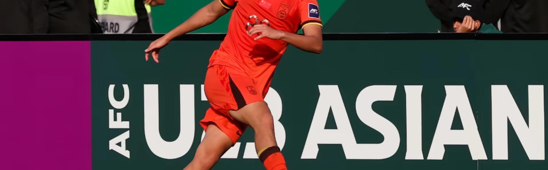 开云体育官网-记者：浙江曾参与争夺杨希，海港给出标王转会费但工资不高